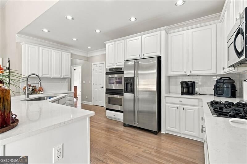 321 Bournemouth Drive Suwanee - Photo 6