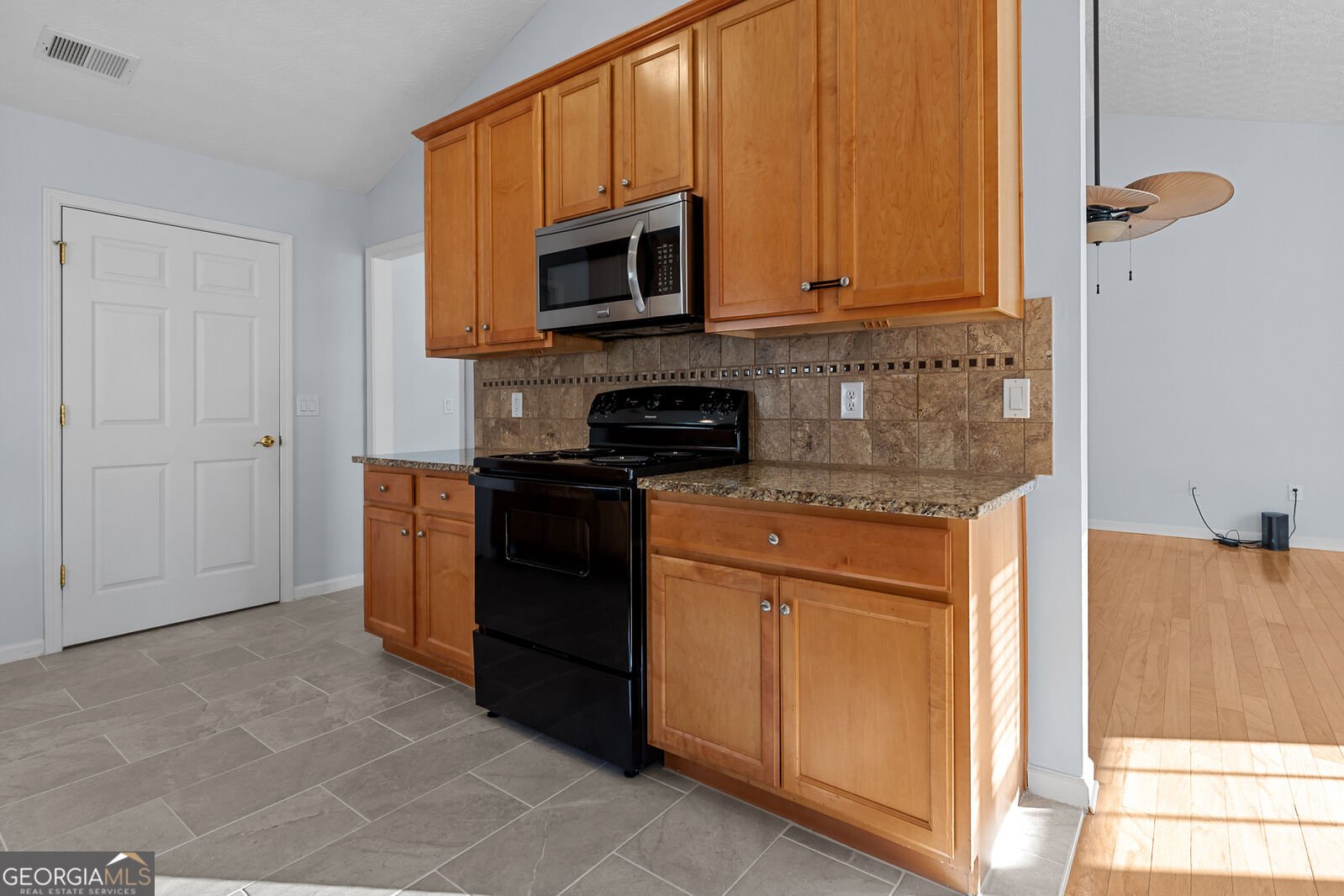 709 Village Lane Loganville - Photo 13