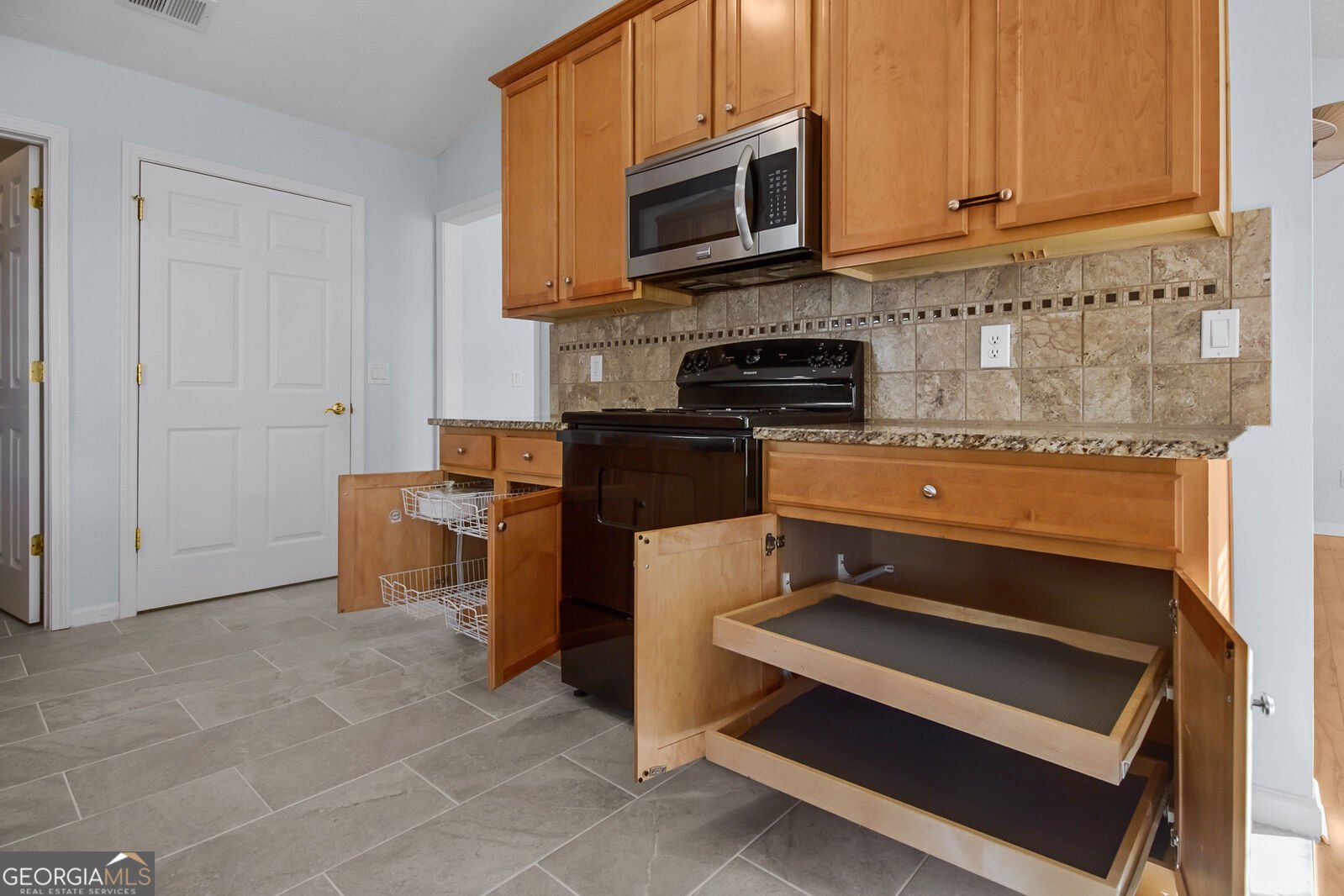 709 Village Lane Loganville - Photo 19