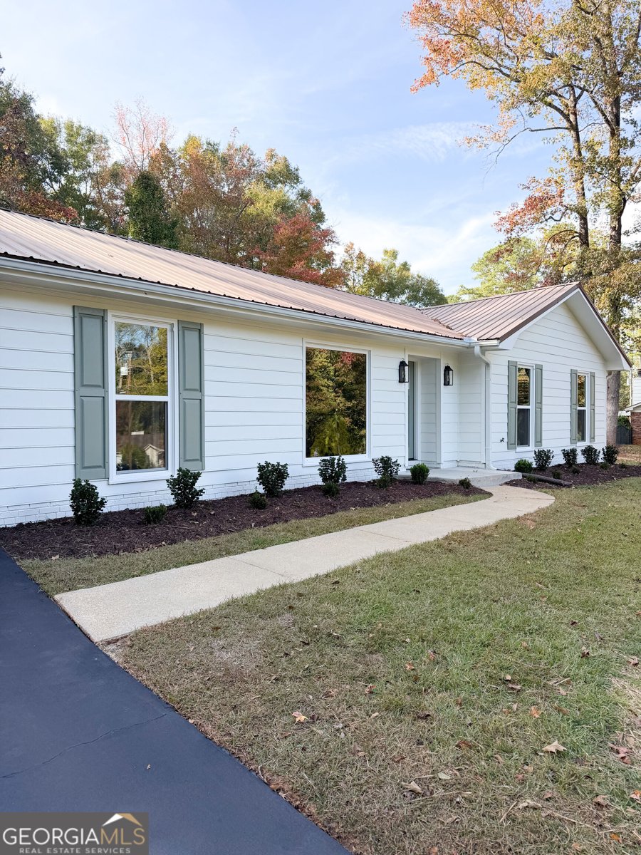 127 Hazel Way Lagrange - main photo