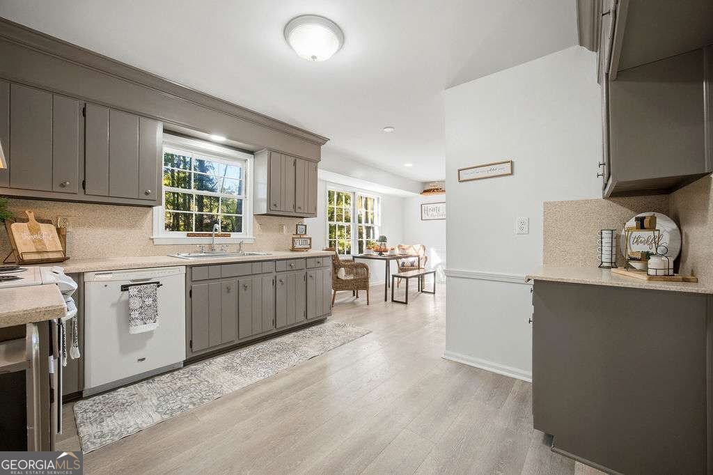 597 Beth Court Lilburn - Photo 10
