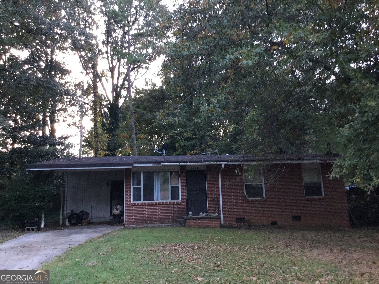 5213 Kingswood Circle Atlanta - main photo
