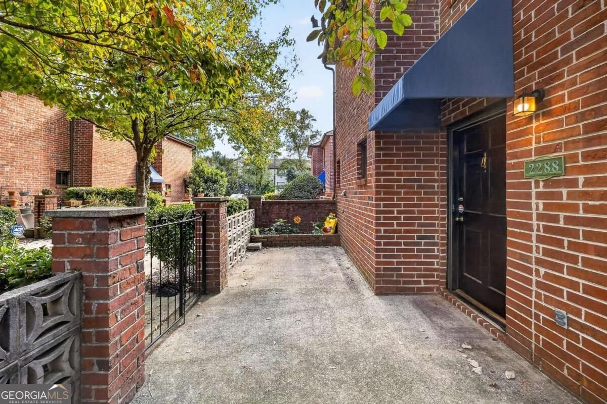 2288 Pernoshal Court Atlanta - main photo