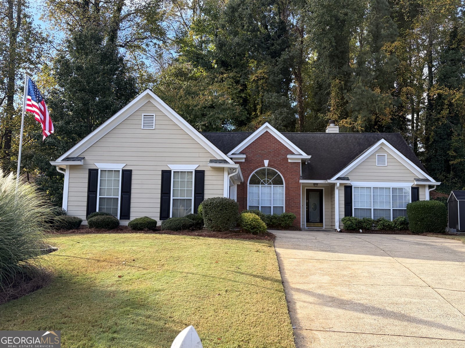2980 Camelot Woods Drive Lawrenceville - main photo