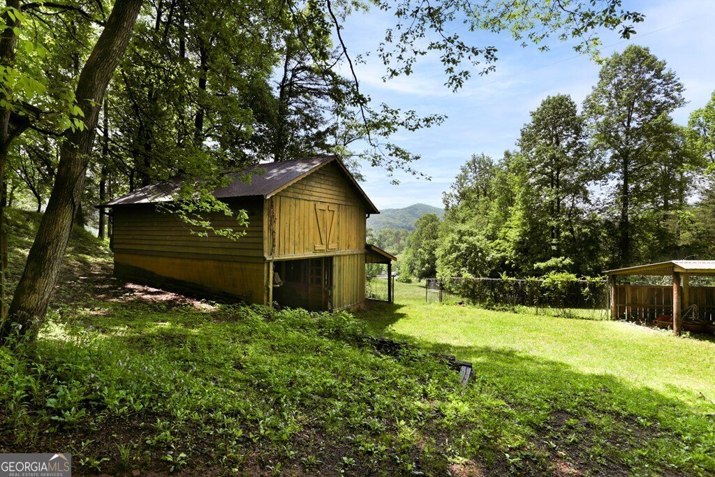 225 Richards Cove Drive Hayesville - 43