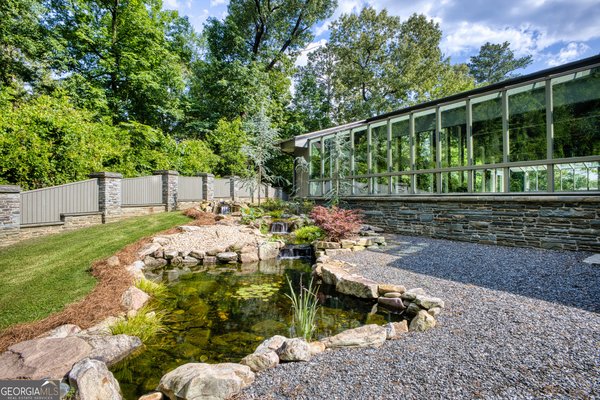 2883 Roxboro Road, Atlanta