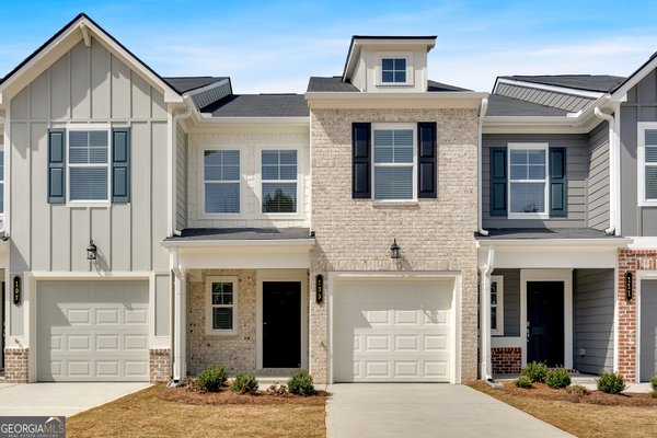 109 Village Green Drive, Adairsville