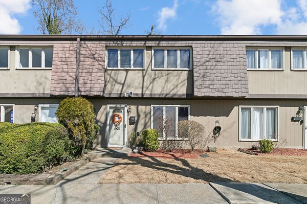 1189 Ashborough Drive, Marietta