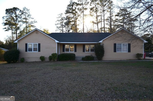 2671 Fringe Circle, Macon