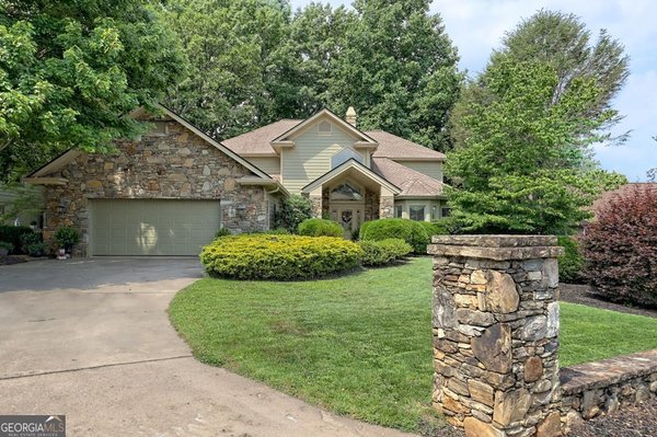 312 Harbor Road, Hiawassee