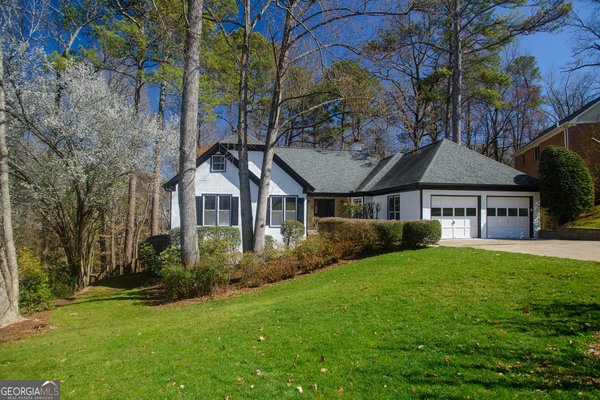 1190 SAINT IVES Court, Suwanee