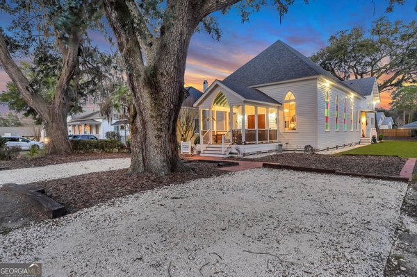 2716 Mechanics Avenue, Thunderbolt