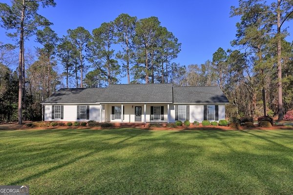 3193 Old Groveland Road, Pembroke