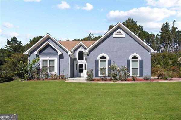 131 Pecan Lake Drive, Sharpsburg