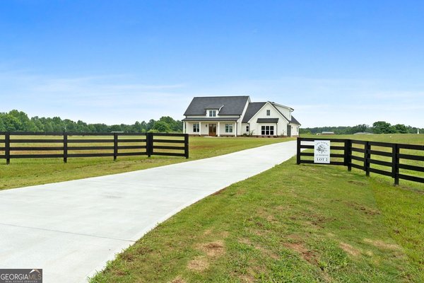 284 Community House Road, Barnesville