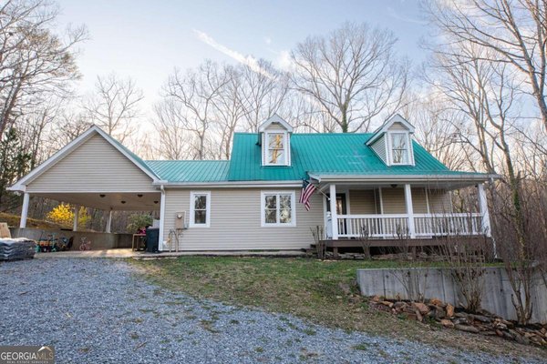 98 Deer Walk, Talking Rock