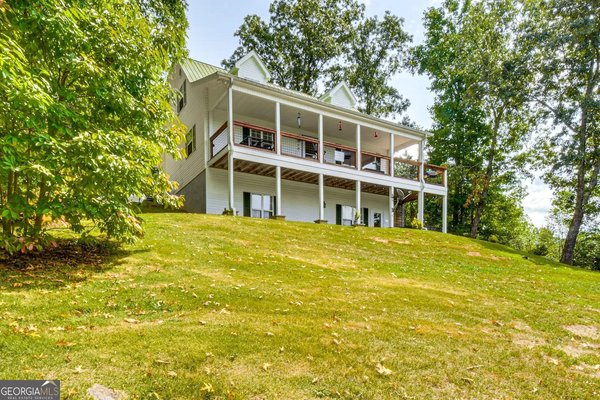 1912 Bearmeat Village Road, Hiawassee