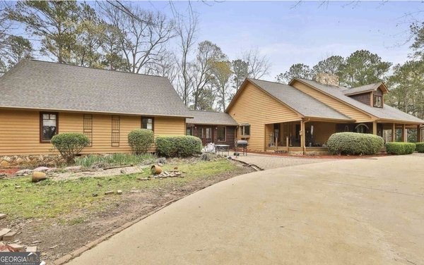 224 Riverbend Drive, Lagrange