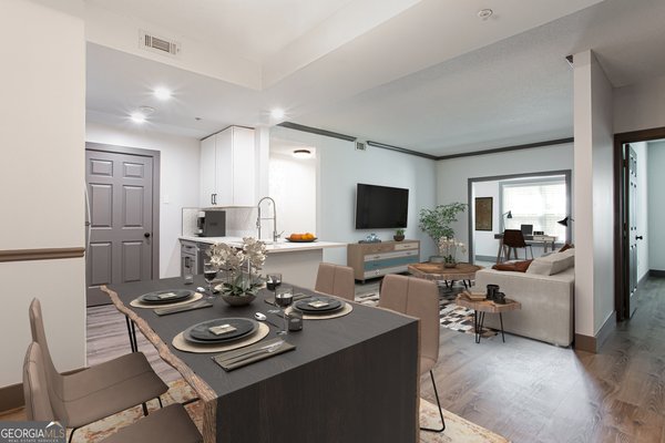 1074 Peachtree Walk, Atlanta