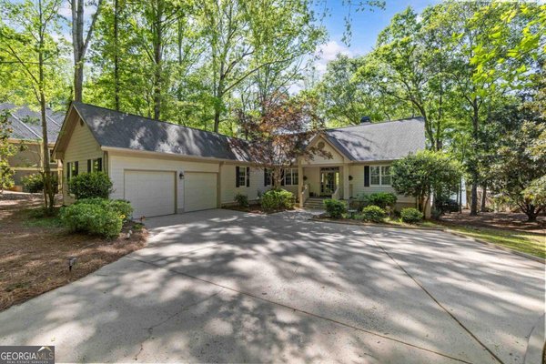 129 Barrington Hall Drive, Eatonton