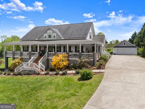 2011 Lothridge Road, Cleveland