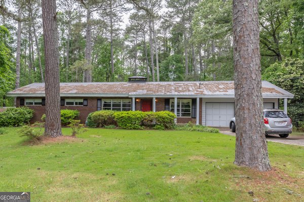 881 Rockbridge Road, Lilburn