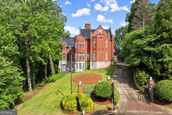 3863 Streamside Drive, Marietta