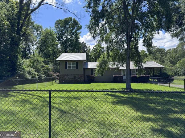 10 Woodland Drive, Centre