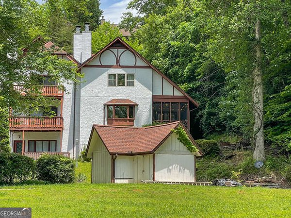 327 Brucken Strasse, Helen