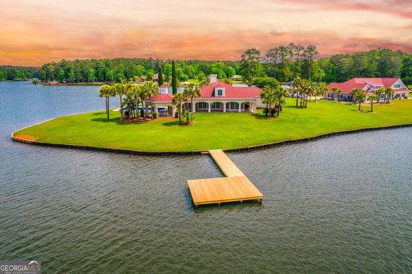 745 Chickasaw Trail, Sparta