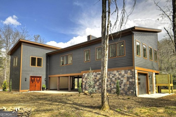 494 Riverbend Manor, Blue Ridge