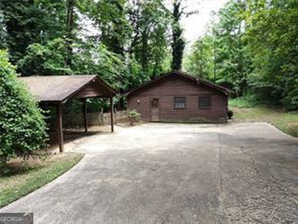 418 Honeysuckle Lane, Stockbridge