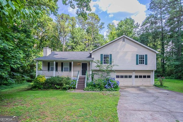 2140 Deer Trail, Suwanee
