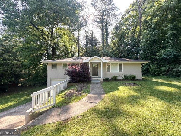 570 Kenridge Circle, Stone Mountain