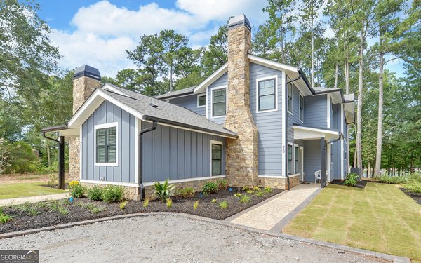 73 Woodlake Crt, Hartwell