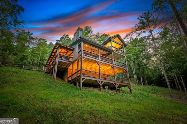 215 Twin Creeks Road, Blue Ridge