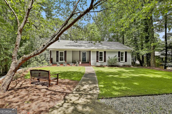 183 Indian Bend Drive, Lagrange