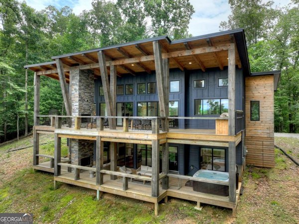 897 Faraday Drive, Ellijay