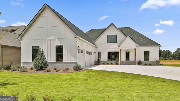 319 Ruffian Circle, Peachtree City