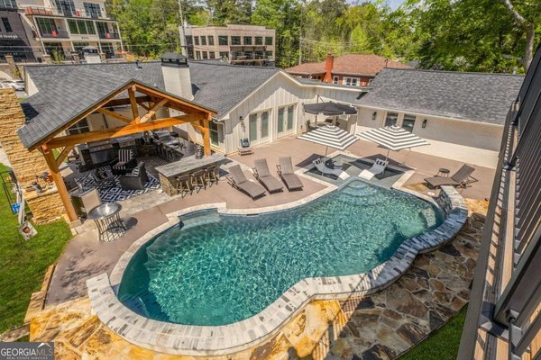 8175 Main Street, Woodstock