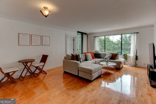 3481 Lakeside Drive, Atlanta