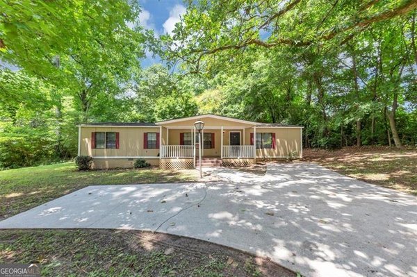 2017 DESHON Road, Lithonia