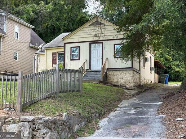 2009 Baker Road, Atlanta