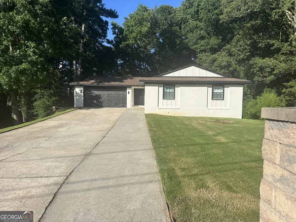 6178 Graceland Circle, Morrow