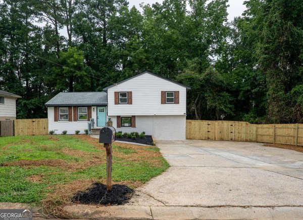 6050 Randy Lane, Ellenwood