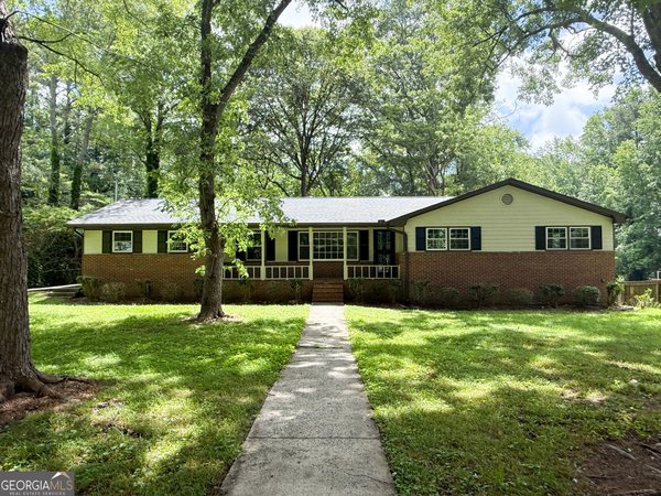 420 Creekview Court, Marietta