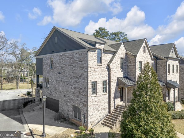 2850 STONEHALL Court, Smyrna