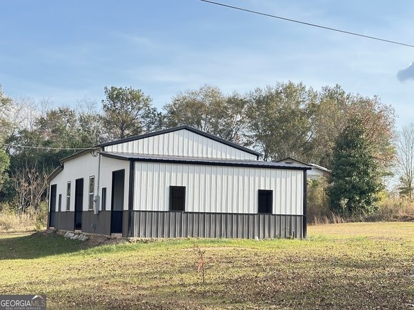 9 June Lane, Eastman