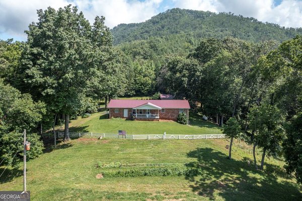 16 Lois Lane, Hayesville
