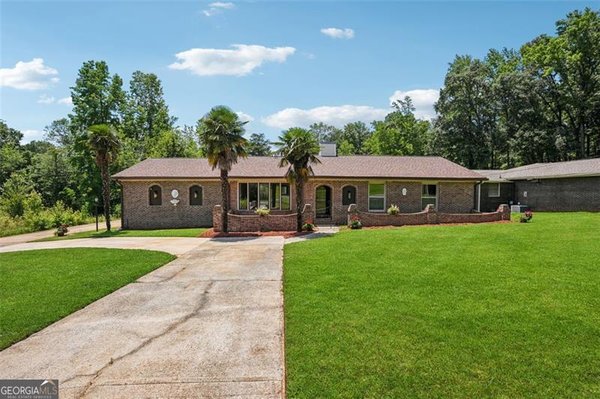 12 WINDSOR Way, Newnan